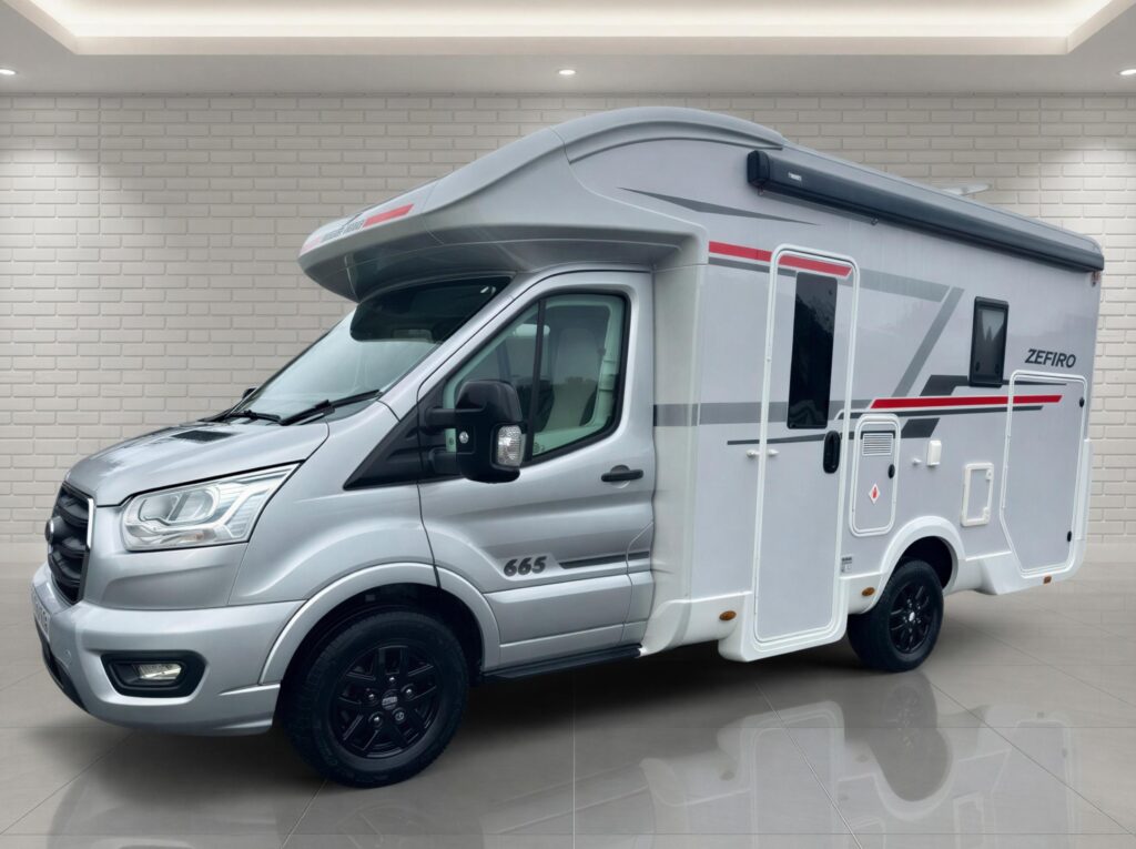 Roller-Team Zefiro 665 external with awning and alloy wheels