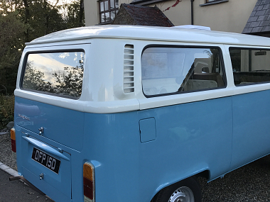  1972-vw-t2-bay-window-classic-camper-van-2.jpg