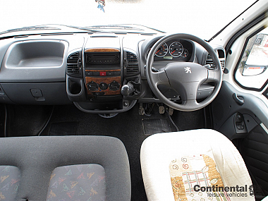  2003-compass-avantgarde-400-for-sale-uc5787-10.jpg