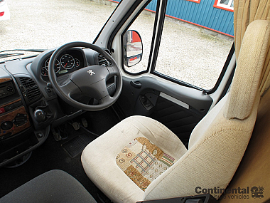  2003-compass-avantgarde-400-for-sale-uc5787-11.jpg