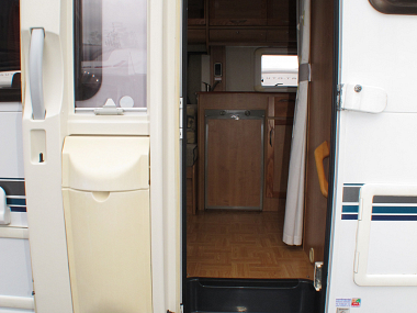  2005-autotrail-cheyenne-696g-for-sale-uc5584-12.jpg