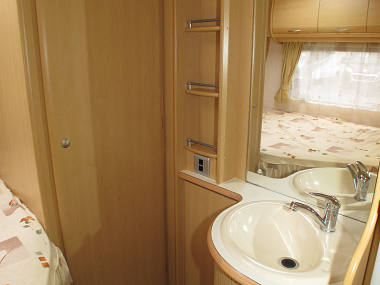  2005-coachman-atlantia-5304-for-sale-uc5626-29.jpg