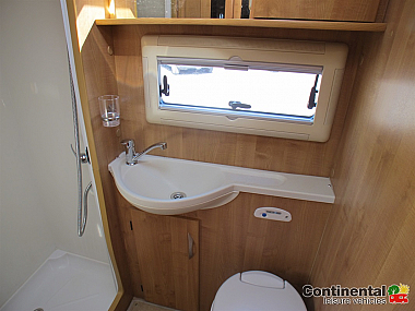  2008-autotrail-apache-700-for-sale-uc6058-2_1.jpg