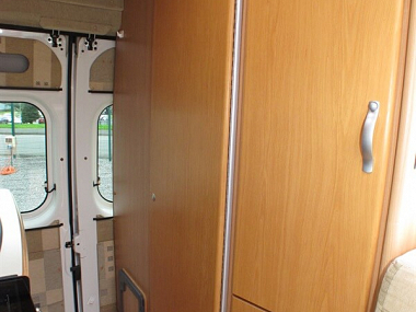  2009-autosleeper-symbol-for-sale-uc5820-35.jpg