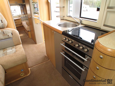  2009-swift-kontiki-645-for-sale-uc5721-35.jpg