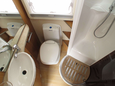  2009-swift-kontiki-645-for-sale-uc5721-44.jpg