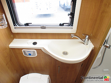  2010-autotrail-apache-632-for-sale-ros281-16.jpg