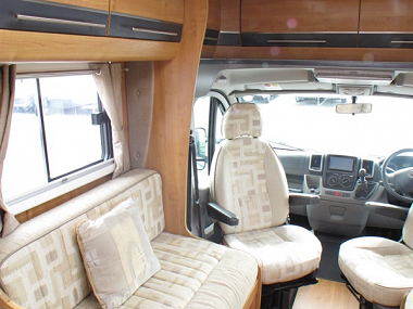  2010-autotrail-apache-632-for-sale-ros281-32.jpg