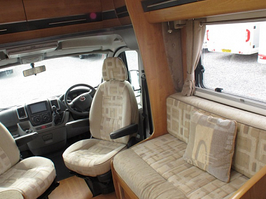  2010-autotrail-apache-632-for-sale-ros281-33.jpg