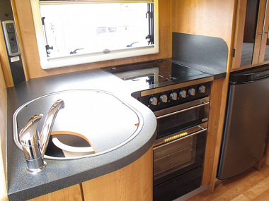  2010-autotrail-apache-632-for-sale-ros281-40.jpg