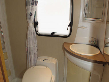  2010-chausson-flash-03-for-sale-uc5685-56.jpg
