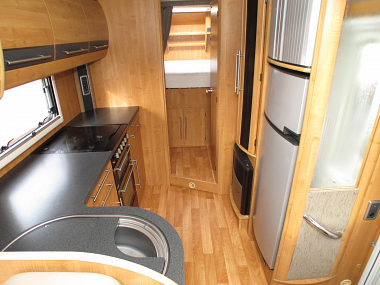  2011-autotrail-chieftain-ros226-23.jpg