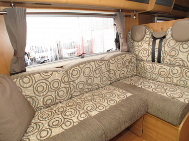  2011-autotrail-chieftain-ros226-38.jpg