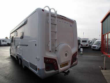  2011-autotrail-chieftain-ros226-5.jpg