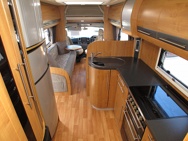  2011-autotrail-frontier-chieftain-ros226-3.jpg