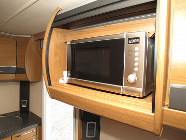  2011-autotrail-frontier-navajo-for-sale-uc5581-34.jpg