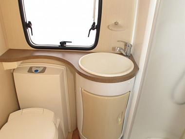  2011-chausson-flash-11-for-sale-uc5743-8.jpg