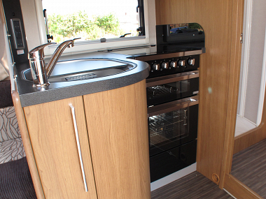  2012-autotrail-frontier-delaware-ros221-38.jpg