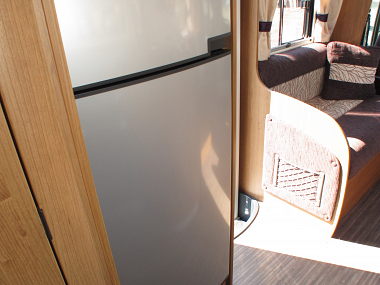  2012-autotrail-frontier-delaware-ros221-50.jpg