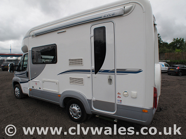  2012-autotrail-tracker-eks-uc5486-5.jpg