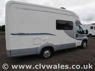  2012-autotrail-tracker-eks-uc5486-8.jpg