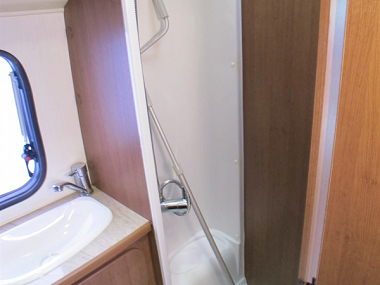  2012-autotrail-tribute-650-for-sale-uc6062-23.jpg