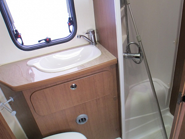  2012-autotrail-tribute-650-for-sale-uc6062-24.jpg
