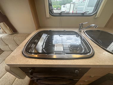  2012-elddis-autoquest-140-for-sale-uc6132-20.jpg