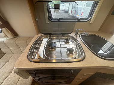  2012-elddis-autoquest-140-for-sale-uc6132-21.jpg