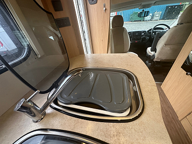 2012-elddis-autoquest-140-for-sale-uc6132-22.jpg