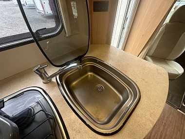  2012-elddis-autoquest-140-for-sale-uc6132-23.jpg