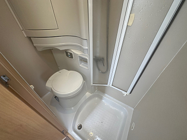  2012-elddis-autoquest-140-for-sale-uc6132-55.jpg