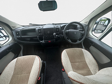  2012-elddis-autoquest-140-for-sale-uc6132-9.jpg