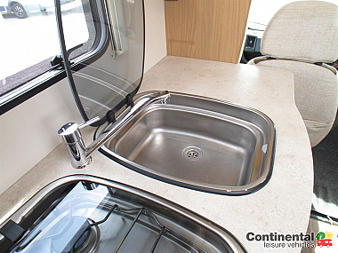  2012-elddis-autoquest-180-for-sale-uc5997-15.jpg