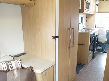  2012-elddis-autoquest-180-for-sale-uc5997-40.jpg