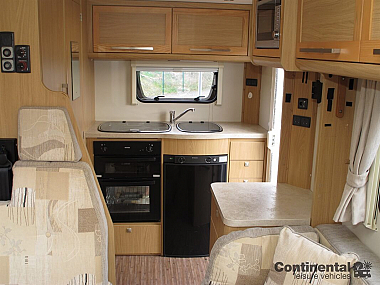  2012-elddis-majestic-130-for-sale-uc5854-23.jpg