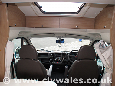  2013-adria-matrix-axess-590sg-uc5334-17.jpg