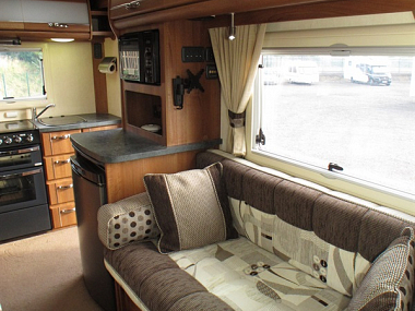  2013-autosleeper-nuevo-es-for-sale-ros275-31.jpg