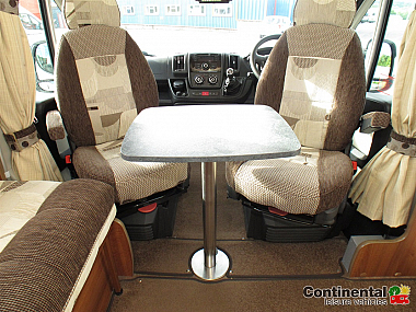  2013-autosleeper-nuevo-es-for-sale-ros275-33.jpg