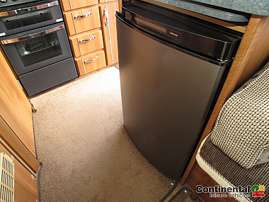  2013-autosleeper-nuevo-es-for-sale-ros275-39.jpg