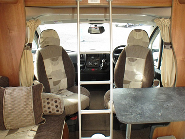  2013-autosleeper-nuevo-es-for-sale-ros275-46.jpg