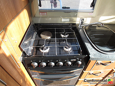  2013-autosleeper-nuevo-es-for-sale-ros275-54.jpg