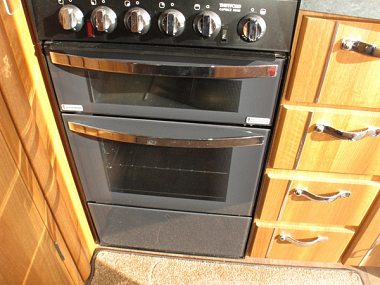  2013-autosleeper-nuevo-es-for-sale-ros275-56.jpg