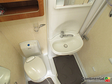  2013-autosleeper-nuevo-es-for-sale-ros275-62.jpg