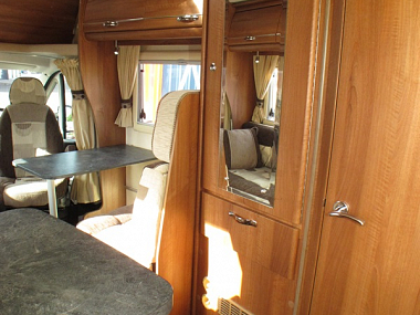  2013-autosleeper-nuevo-es-for-sale-ros275-65.jpg
