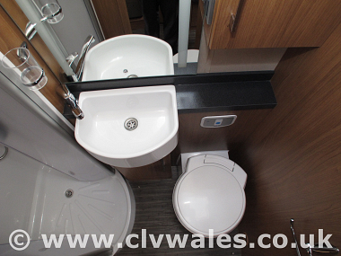  2013-autotrail-apache-700-uc5501-46.jpg
