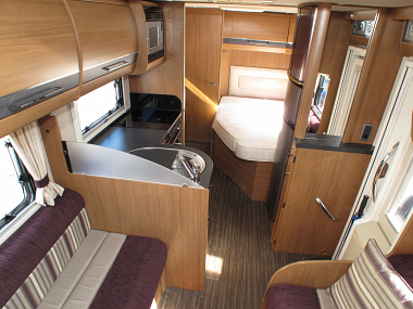  2013-autotrail-frontier-dakota-uc5514-3.jpg