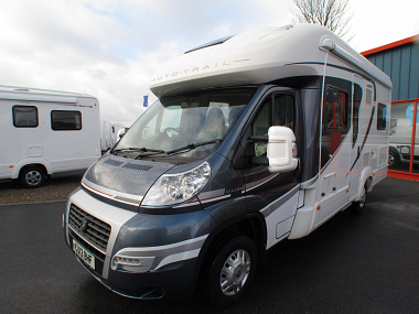  2013-autotrail-tracker-fb-for-sale-uc5533-2.jpg