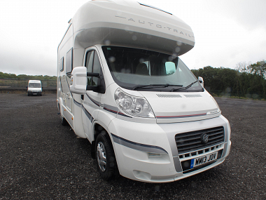  2013-autotrail-tracker-rs-uc5601-10.jpg