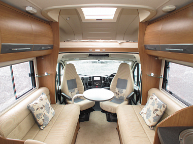  2013-autotrail-tracker-rs-uc5601-18.jpg